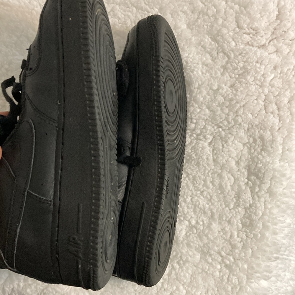 All black Air Force one’s - Picture 6 of 7
